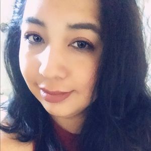 Meet your Posher, Ana